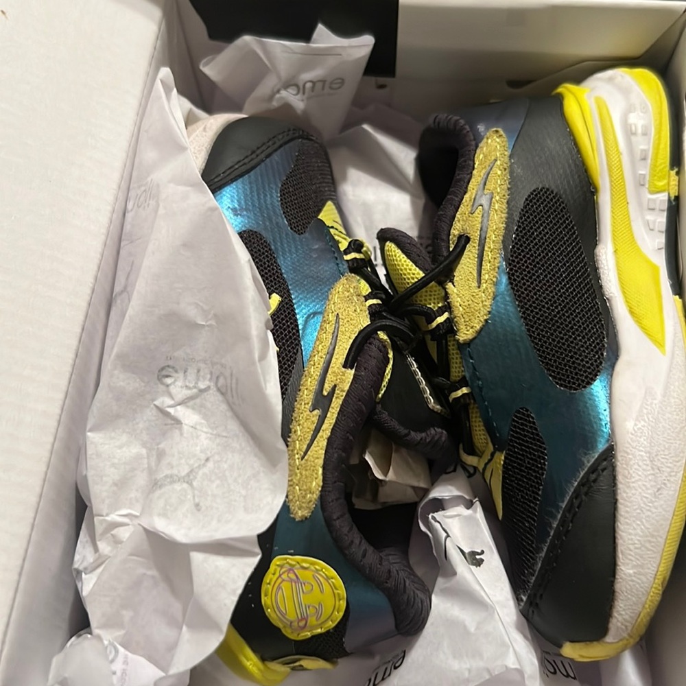 Toddler size 8 emoji puma tennis shoes